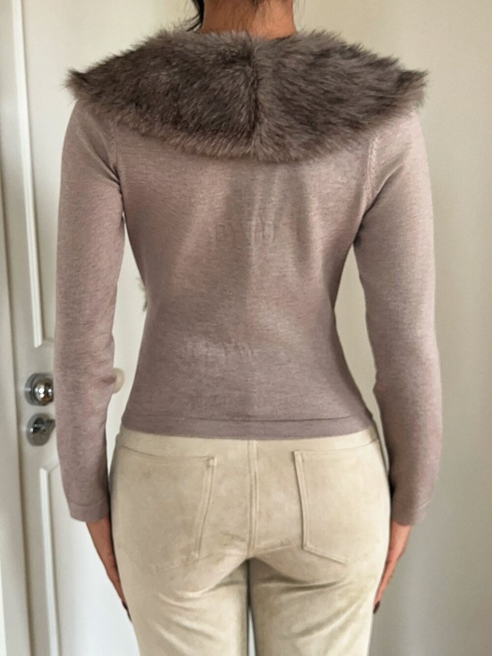 Khaki Casual Women's Faux Fur Collar Sweater - Picture 2 of 6